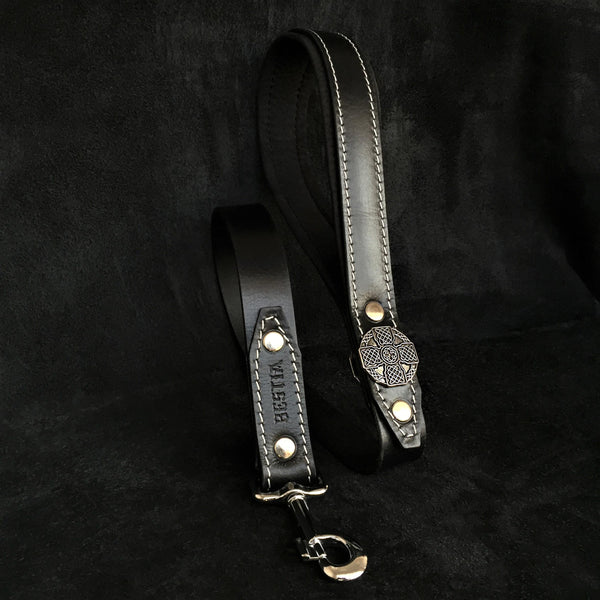 The "Maximus Silver" leash