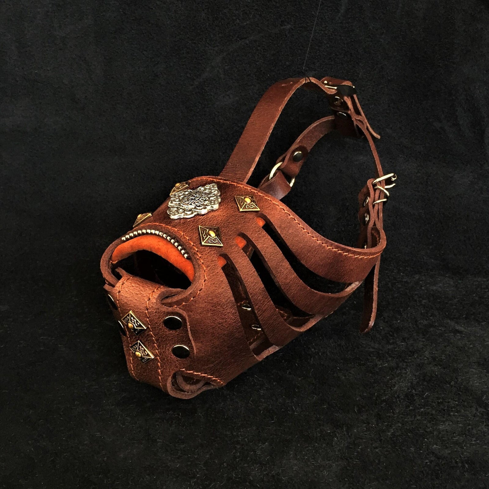 Aztec'' Dark Brown Basket Muzzle – Bestia Dog Gear